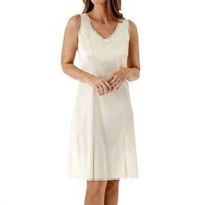 NEW SHADOWLINE LINGERIE princess silky full slip in beige